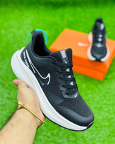 Nk Zoom Runners - Black/White